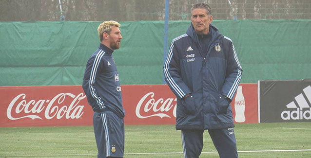 Messi habla con Bauzá