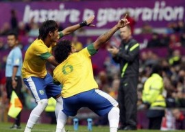البرازيل تتأهل لدور نصف النهائي بصعوبة كبيرة  Marcelo,%20Neymar,%20celebran,%20gol,%20JJOO_15_ampliada