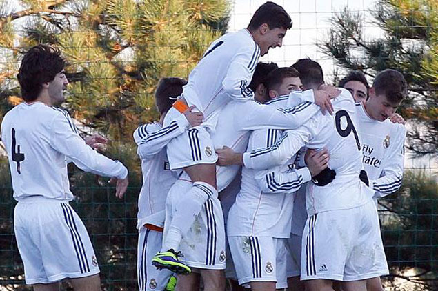 El Juvenil del Real Madrid celebra un gol