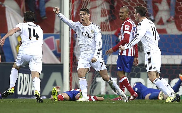 Cristiano Ronaldo celebra un gol en el Calderón