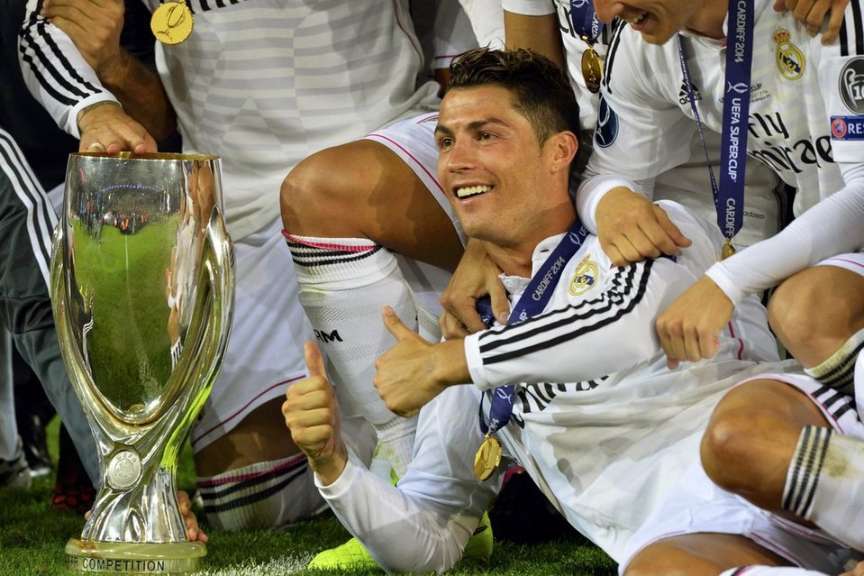 Cristiano Ronaldo celebra la Supercopa de Europa
