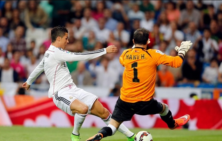 Cristiano Ronaldo ante Manu Herrera