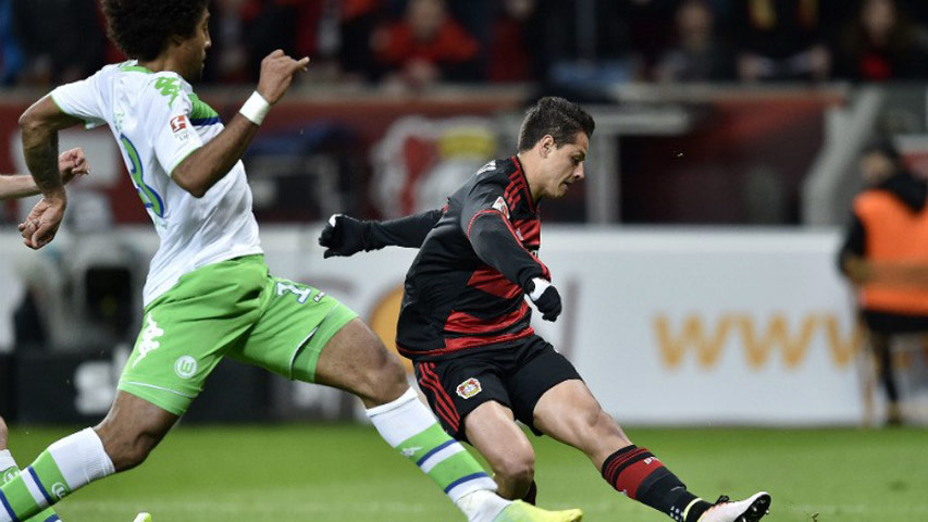 Chicharito marcó ante el Wolfsburgo