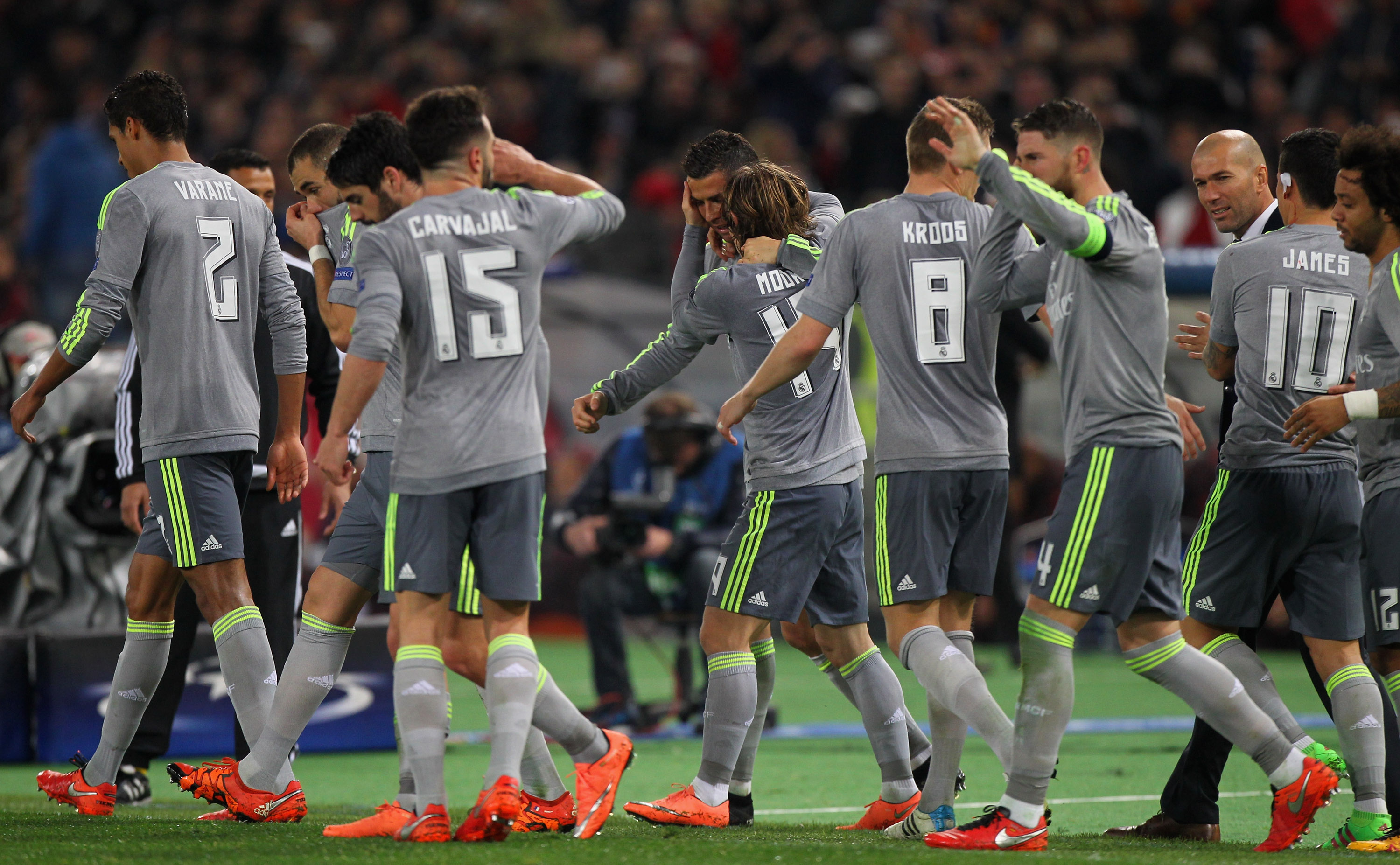 El Real Madrid celebró así uno de sus goles en Roma