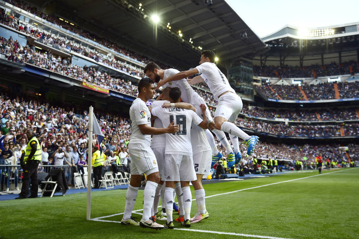 El Real Madrid celebra uno de sus goles en el Bernabéu