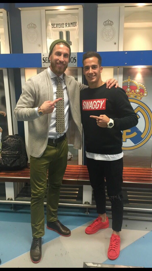 Sergio Ramos felicitó a Lucas Vázquez por su gran partido