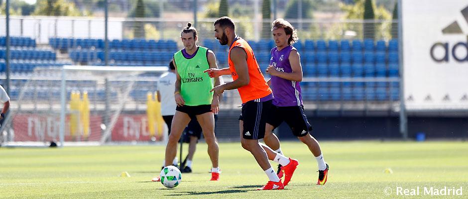 Bale, Benzema y Modric durante la sesión de entrenamiento