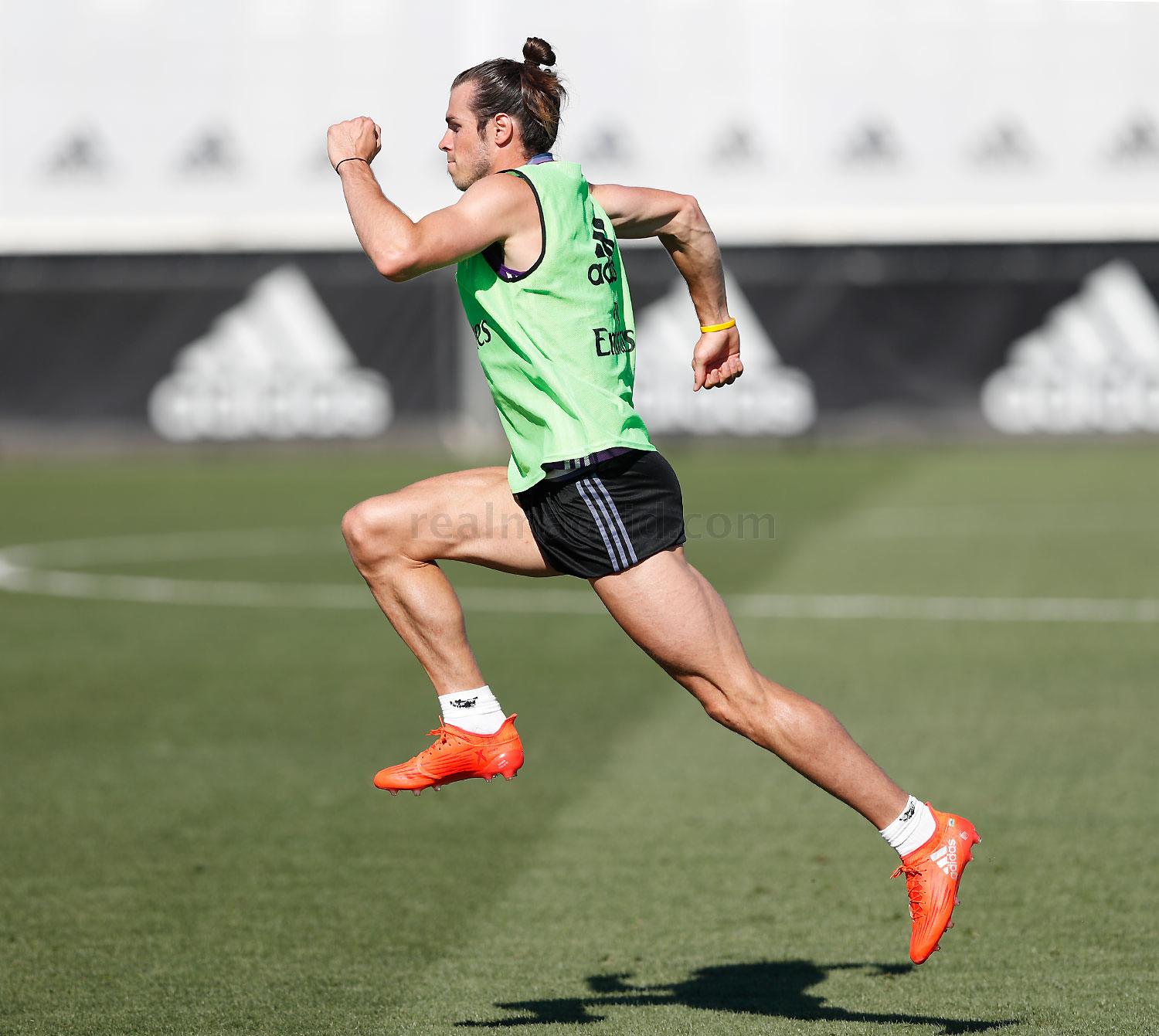 Bale en un entrenamiento con el Madrid