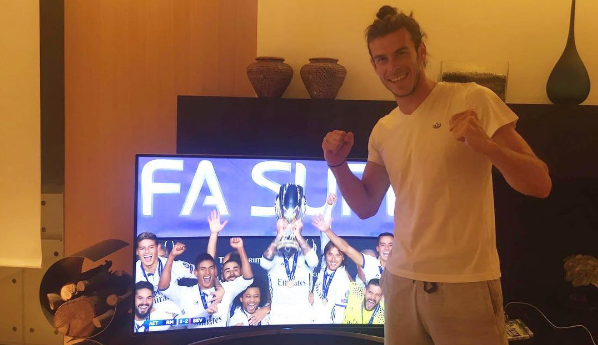 Bale, celebra, Supercopa