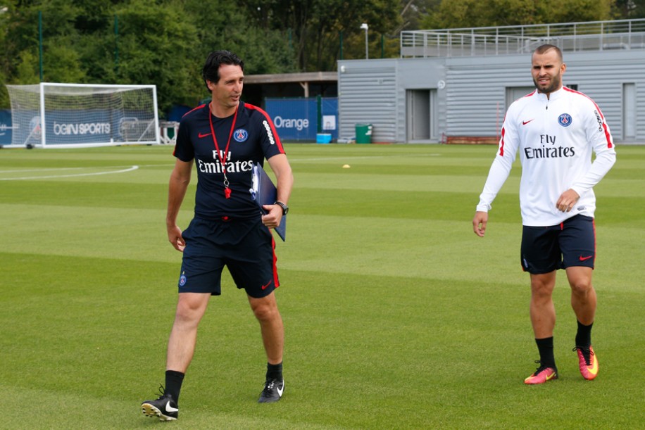 Jesé y Emery en un entrenamiento del PSG