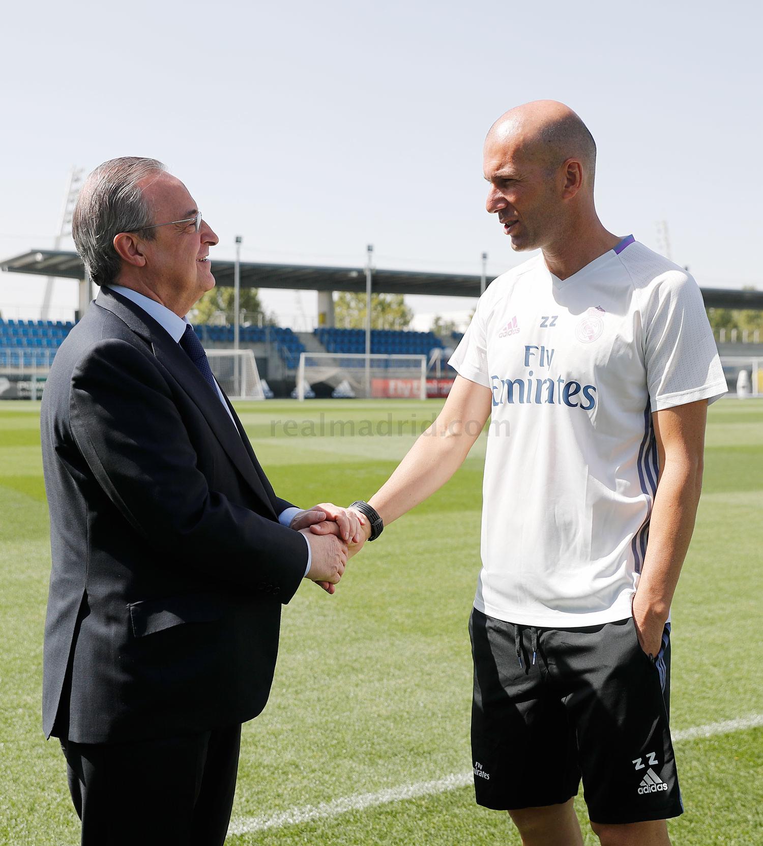 Florentino saludó este lunes a Zidane en Valdebebas
