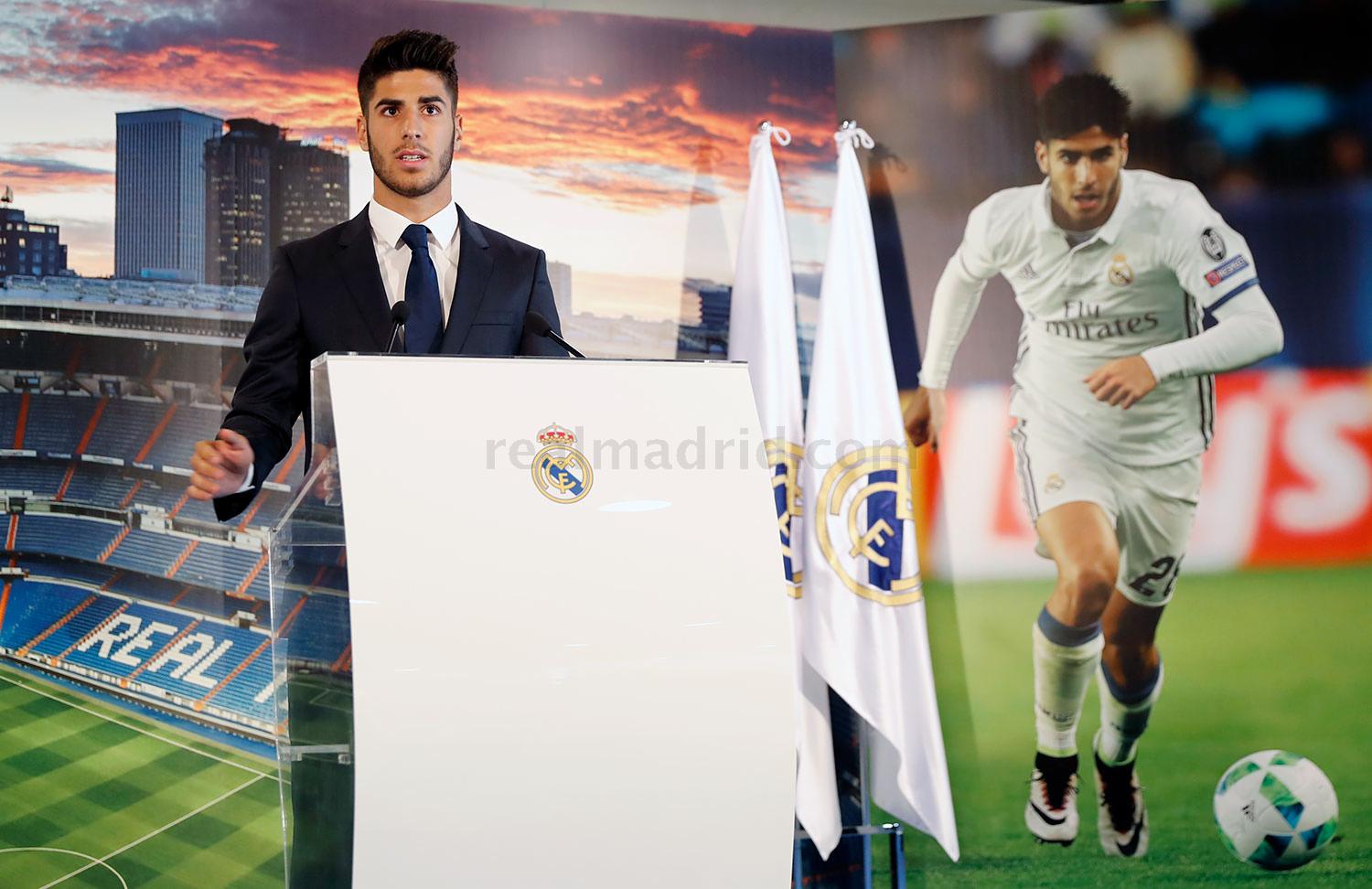Asensio habla durante su presentación con el Real Madrid
