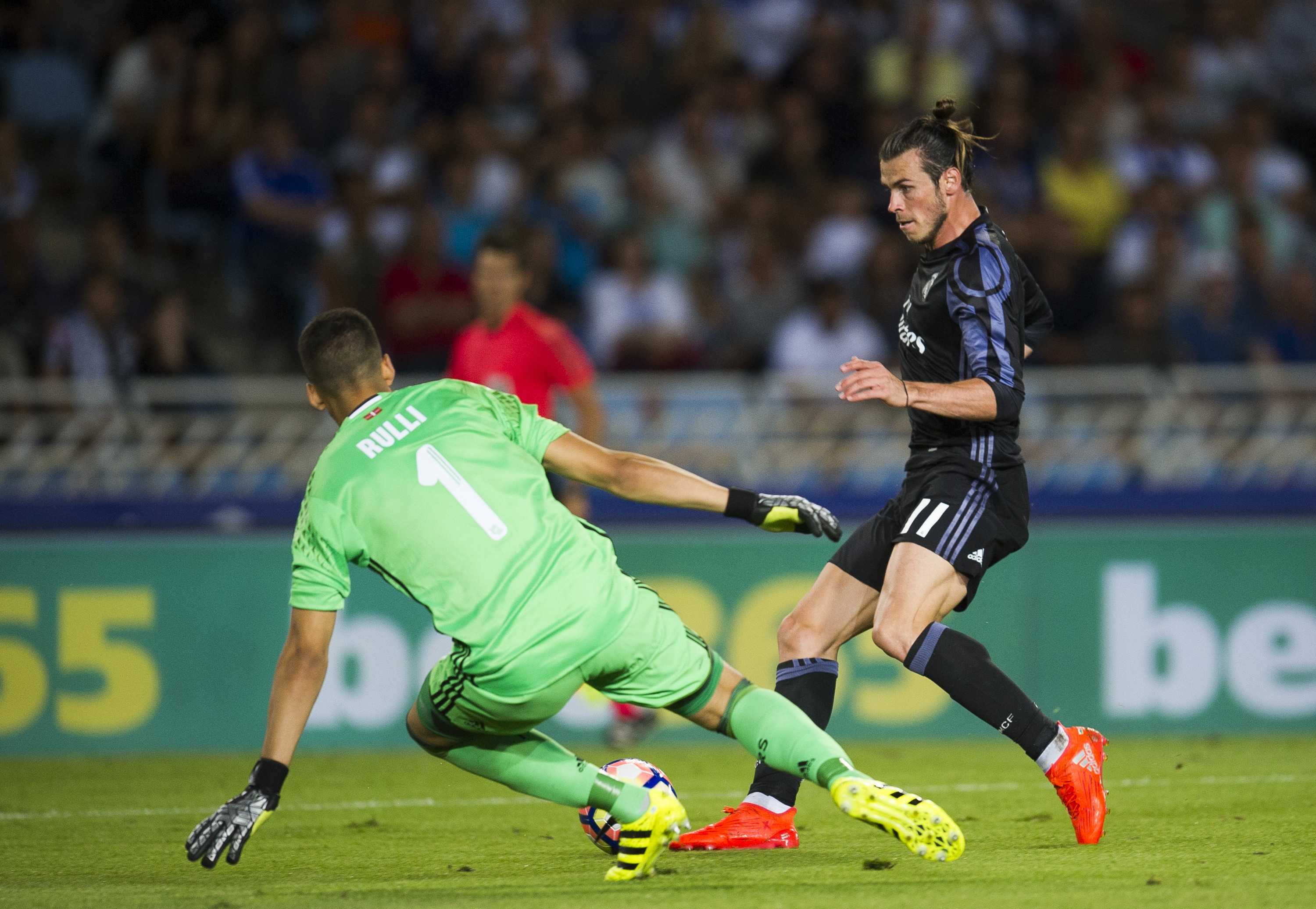 Bale intenta batir a Rulli