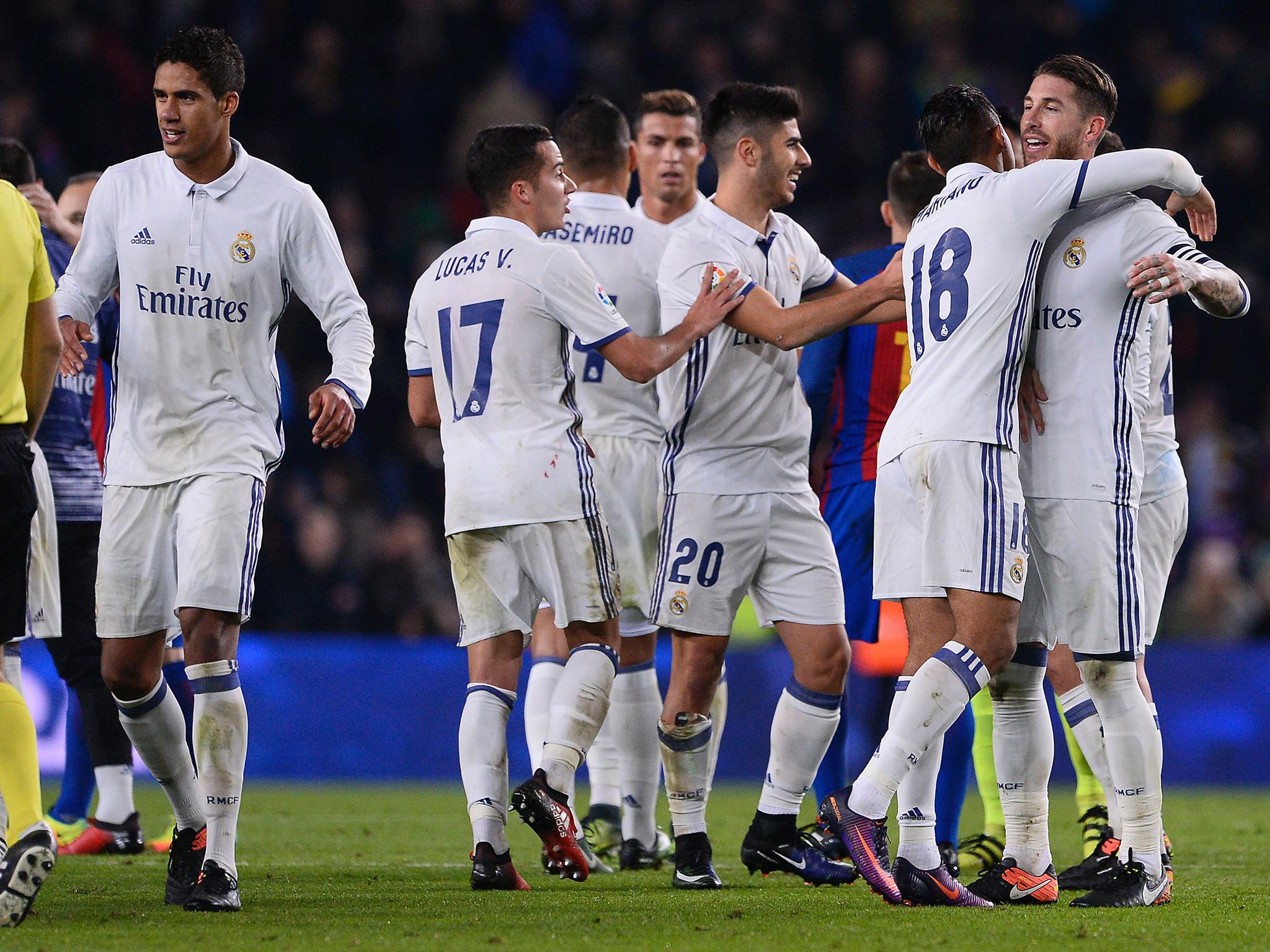 El Real Madrid celebró su empate en el Camp Nou