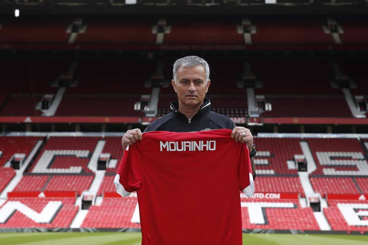 Mourinho en su presentación con el Manchester United