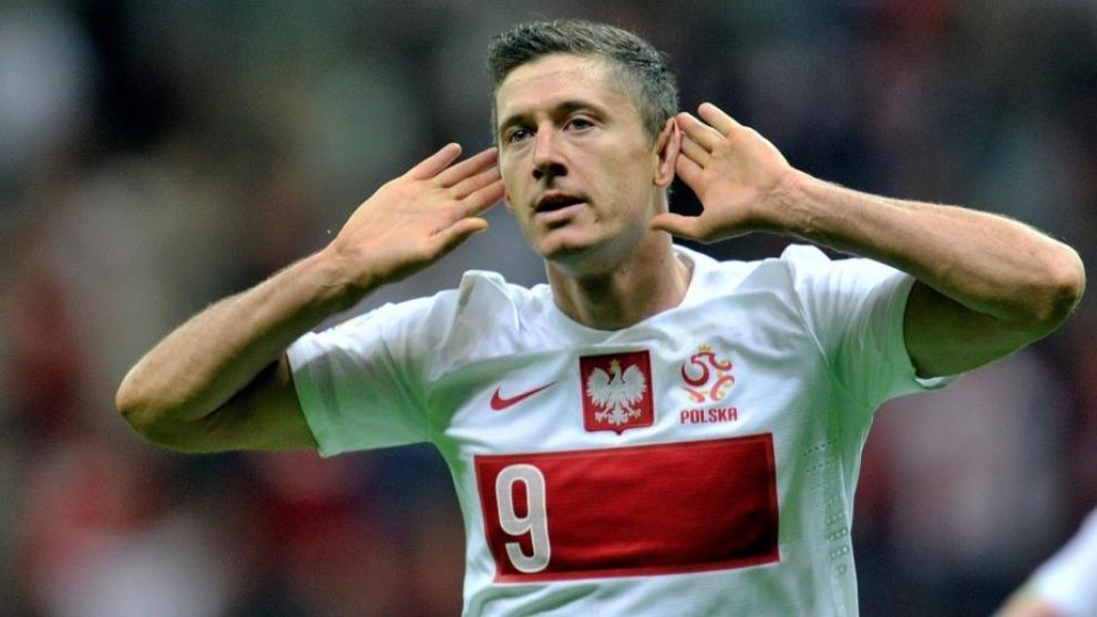 Lewandowski celebra un gol con la selección polaca