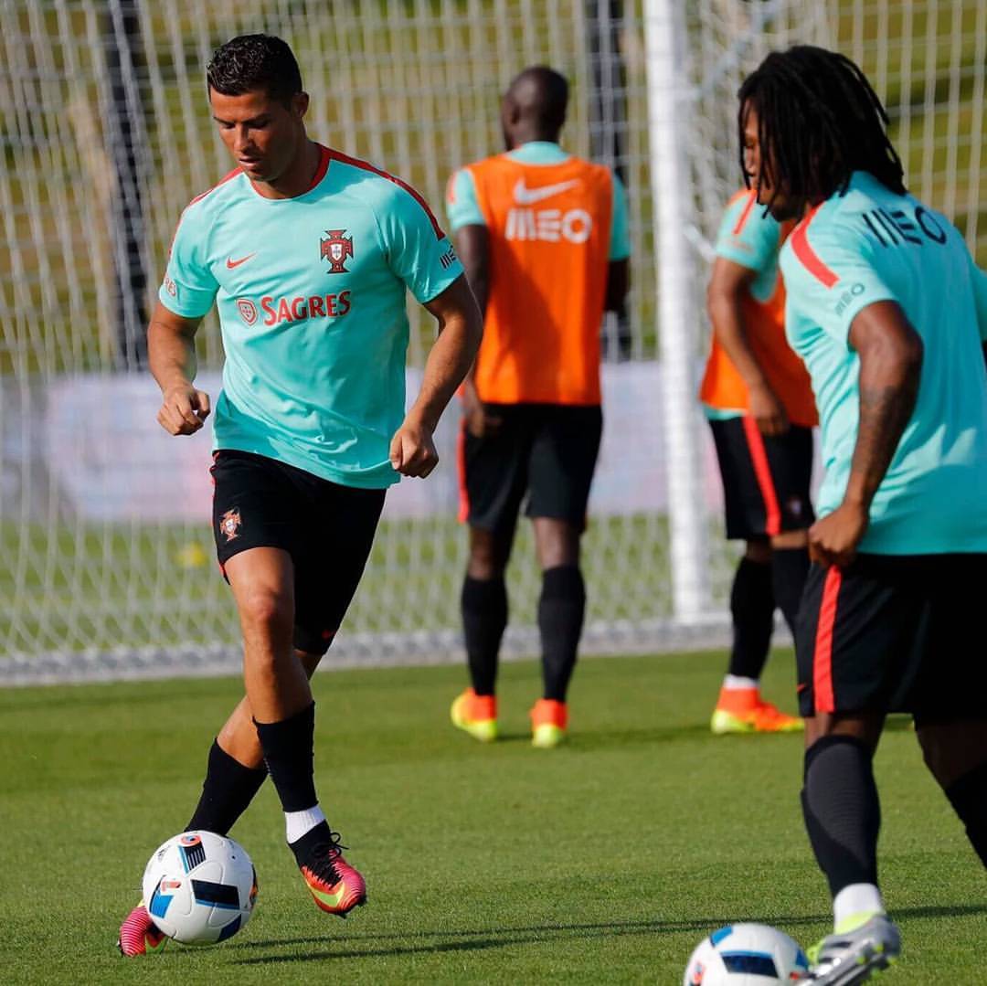 Cristiano en un entrenamiento con Portugal