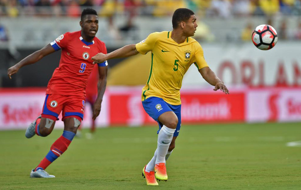 Casemiro fue titular en la victoria de Brasil ante Haití