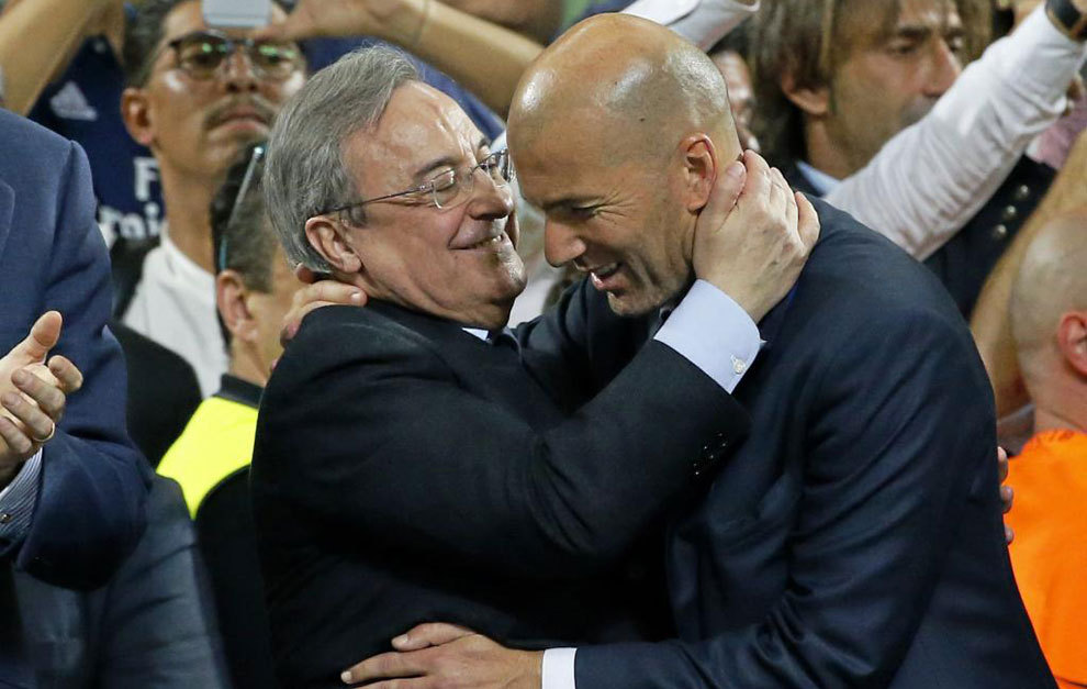 El abrazo de Florentino con Zidane tras ganar la Champions