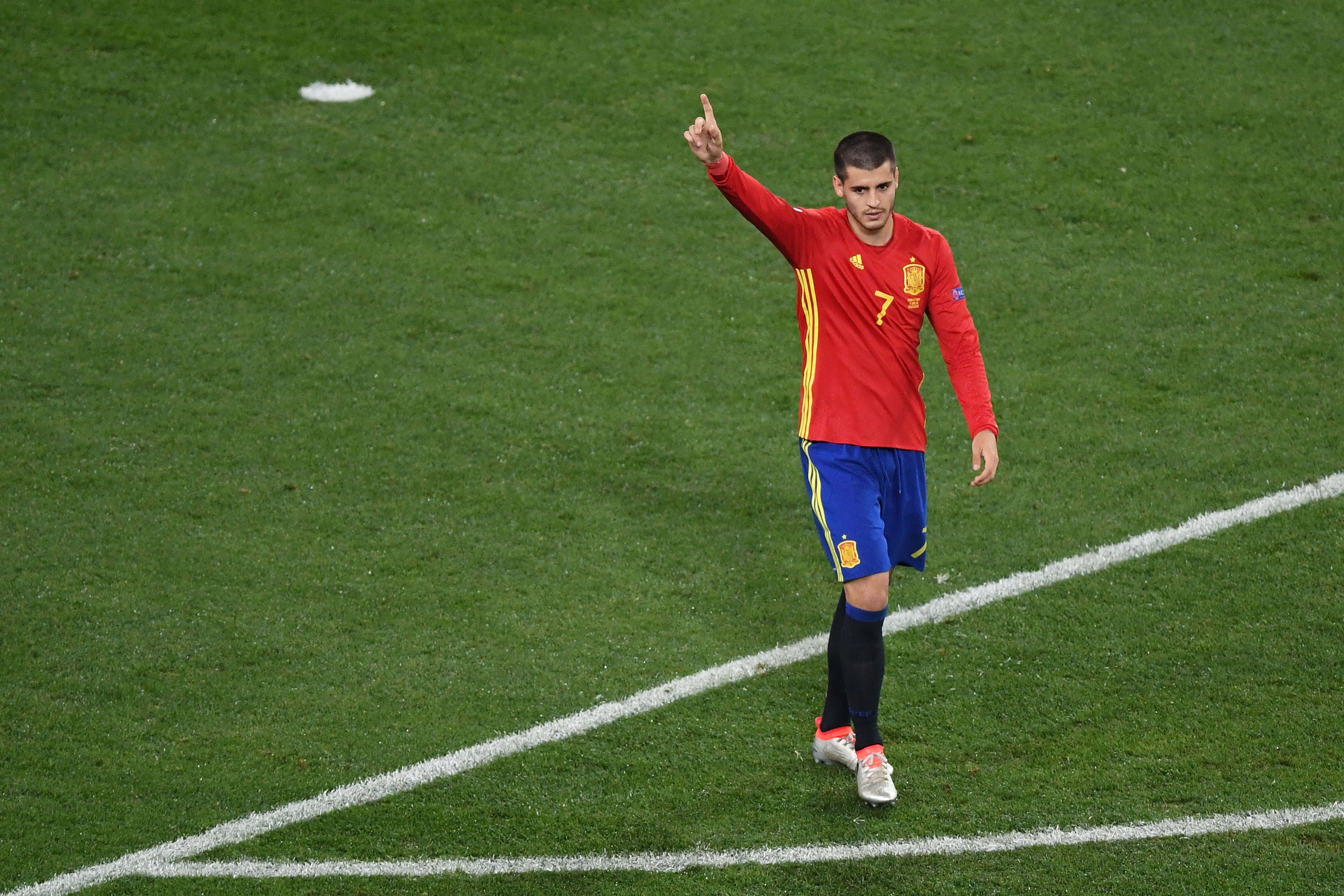 Morata celebra un gol con España