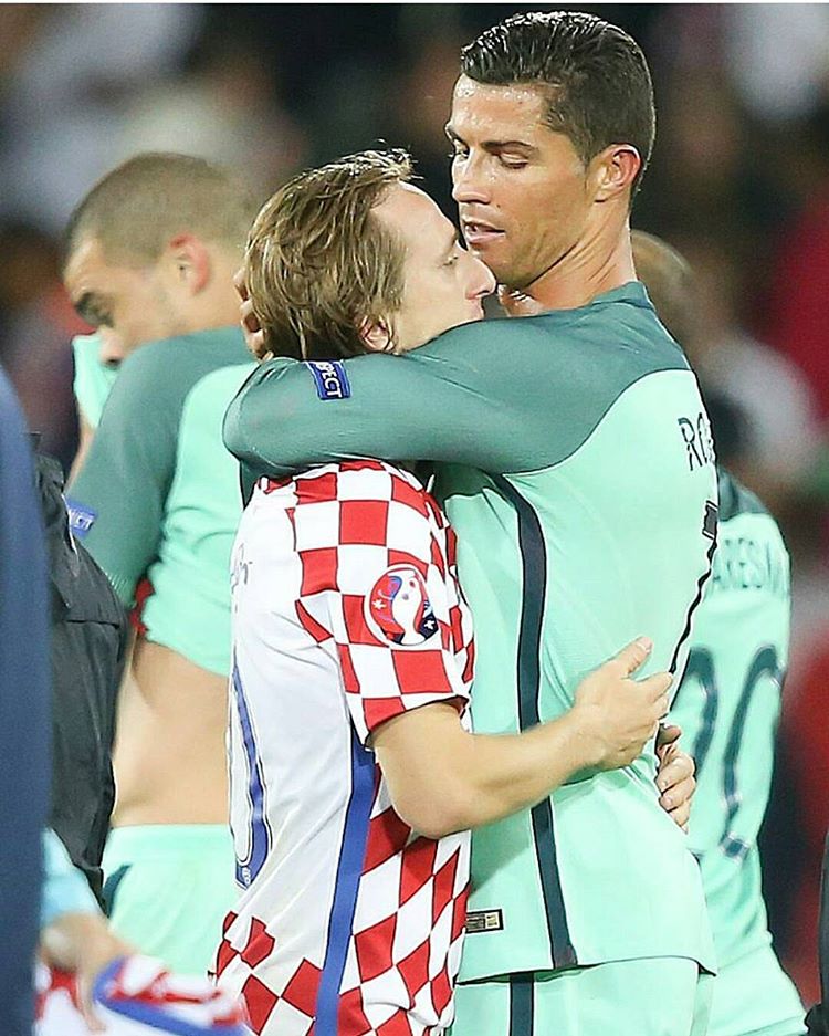Cristiano consoló a Modric tras el Croacia-Portugal