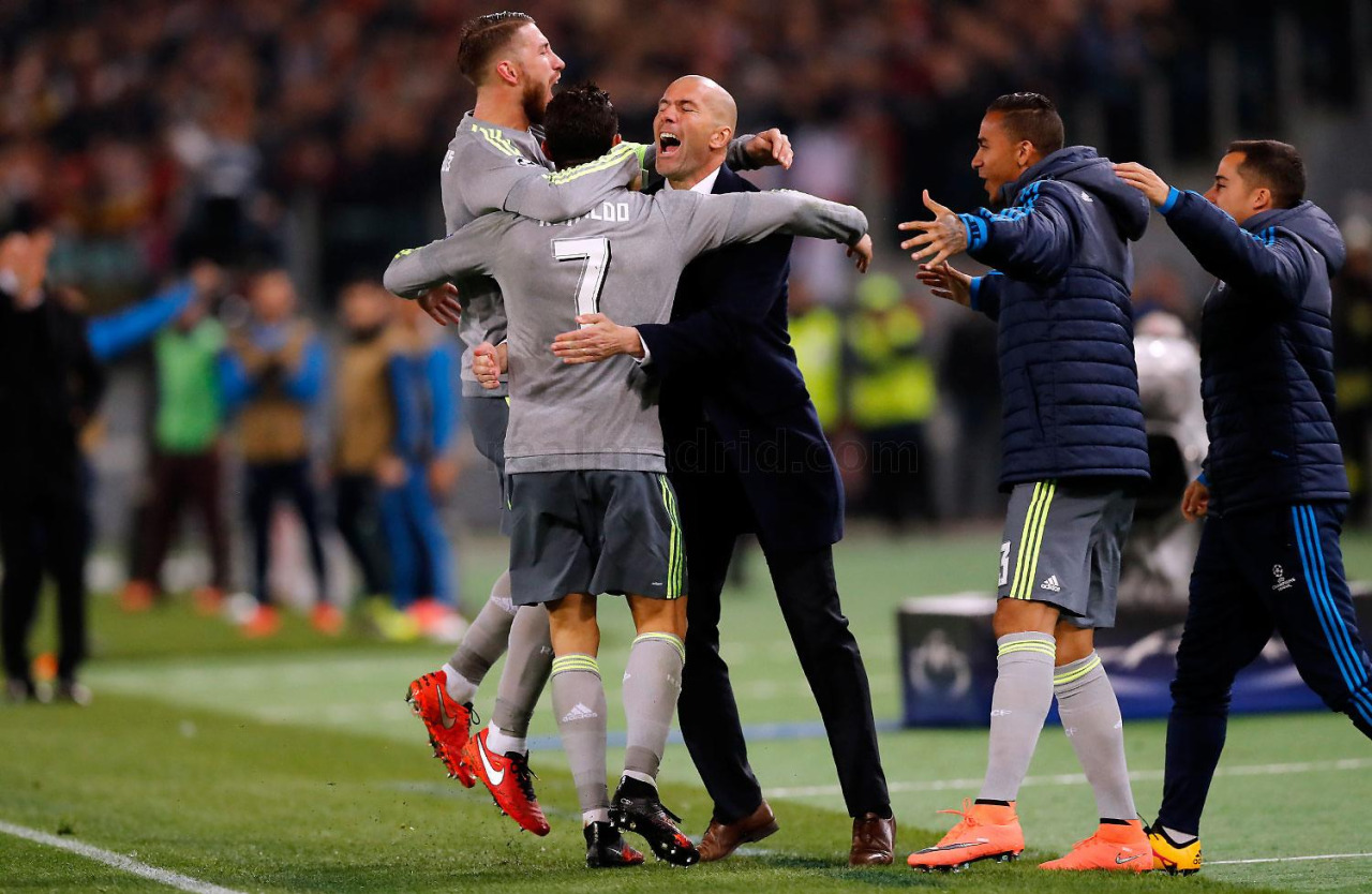 abrazo, Zidane, partido, Roma