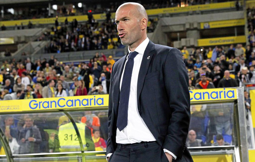 Zidane en el banquillo de Las Palmas