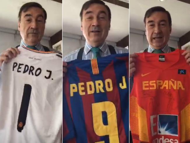 Pedro J. enseñó a Piqué su colección de camisetas