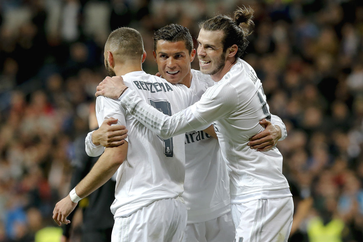 Bale, Benzema y Cristiano celebran un gol