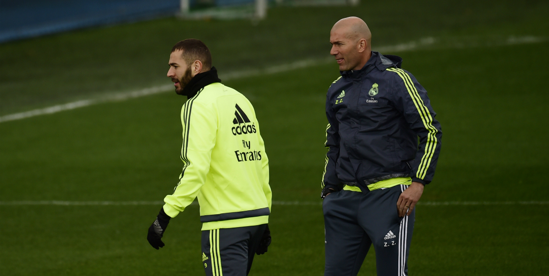 Zidane en un entreno con Benzema