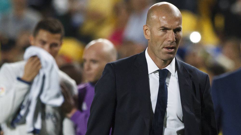 Zidane pasa por delante de Cristiano Ronaldo