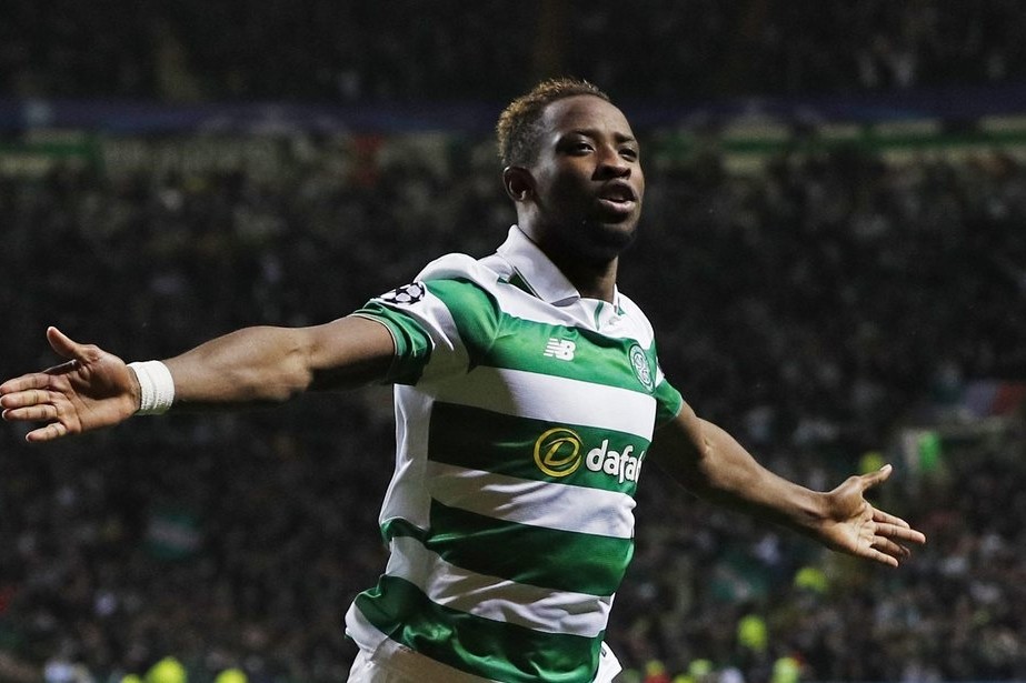Moussa Dembélé celebra un gol con el Celtic de Glasgow