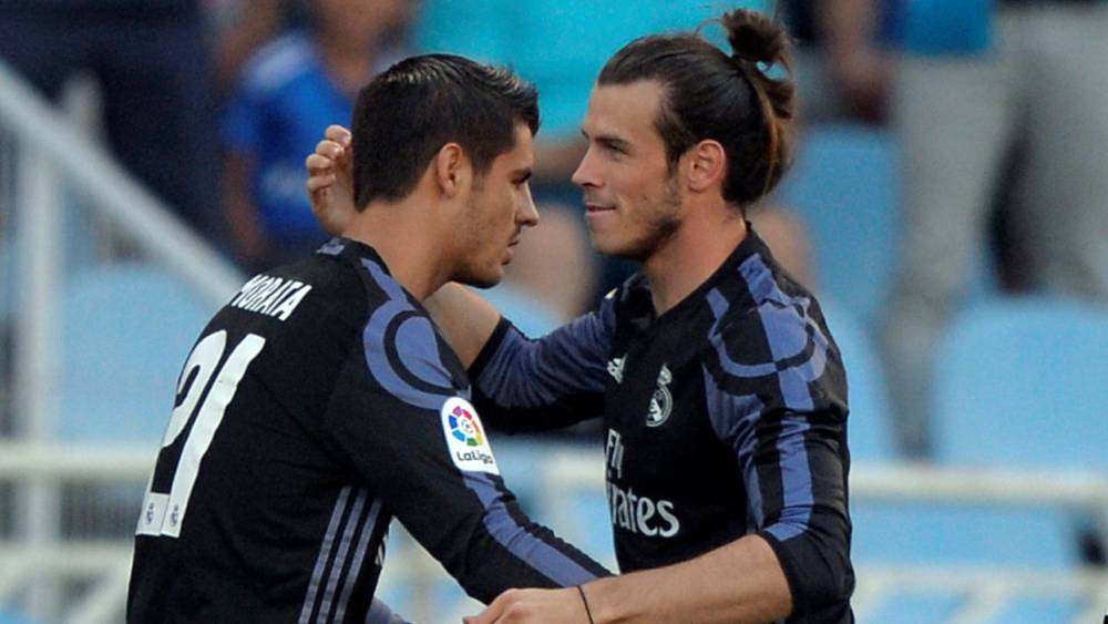 Morata y Bale celebran uno de los goles logrados en Anoeta