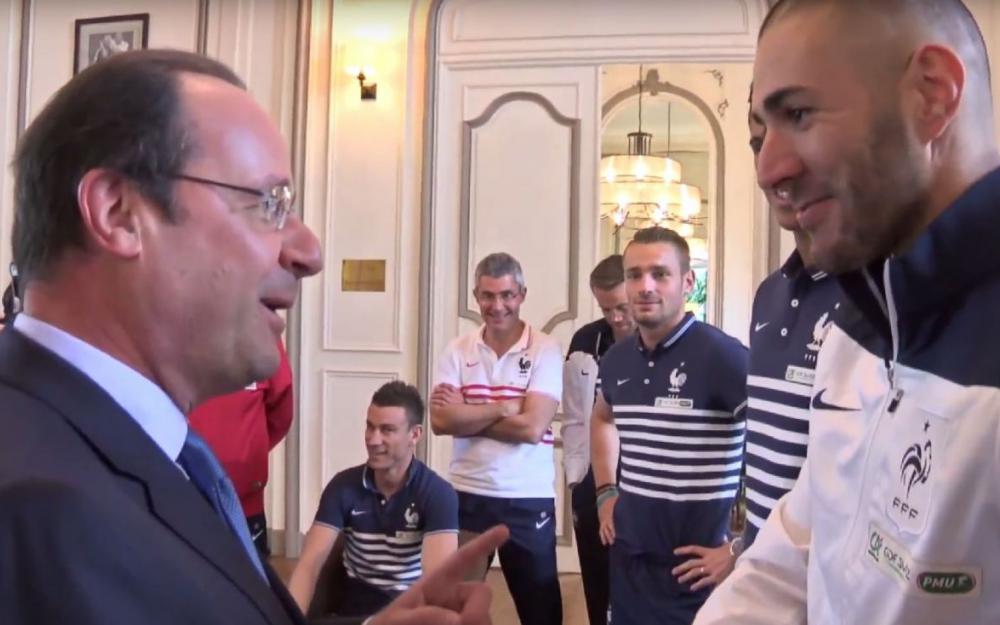 Hollande saluda a Benzema en un encuentro con la selección gala