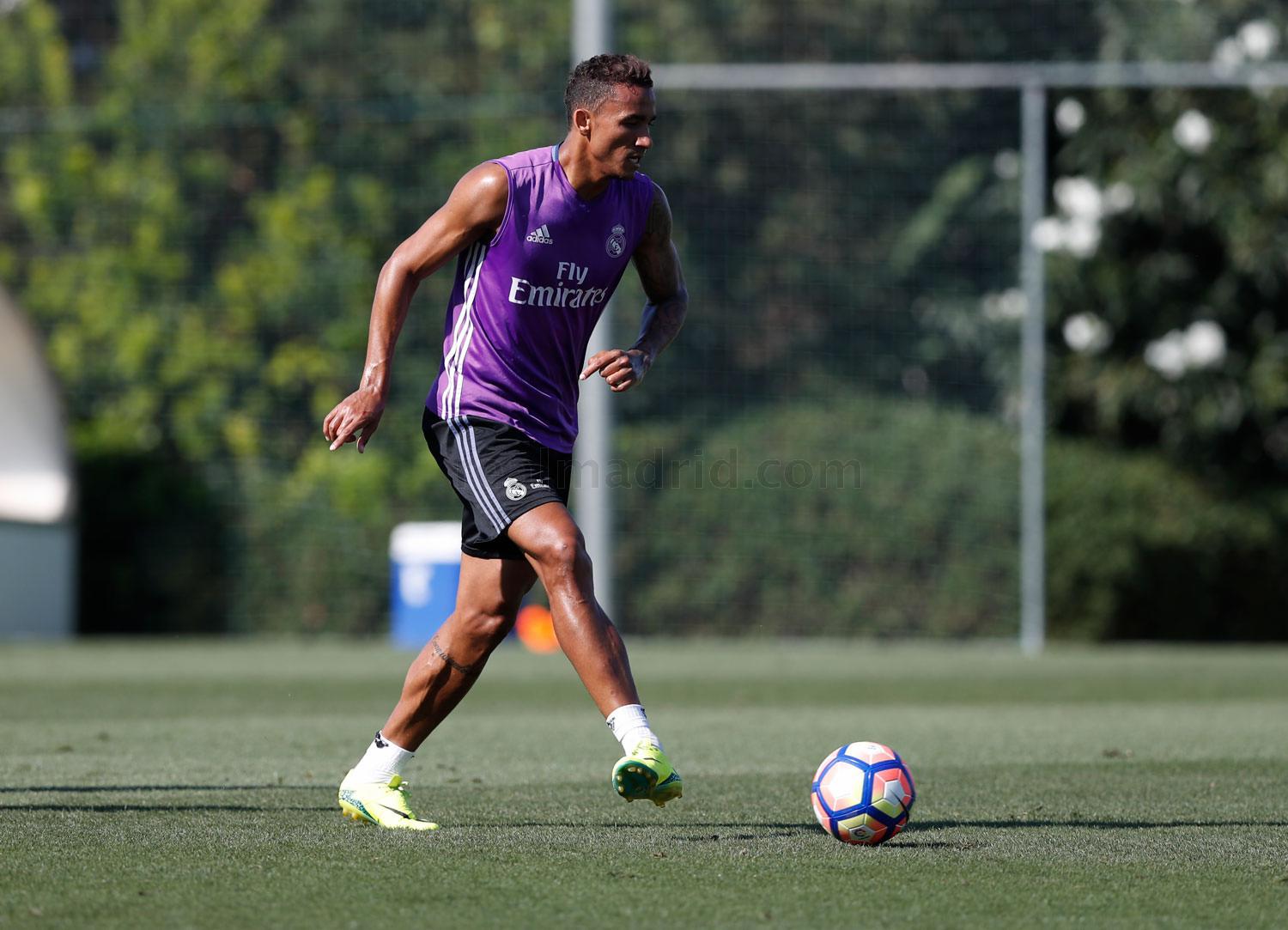 Danilo en el entrenamiento de este jueves con el Real Madrid