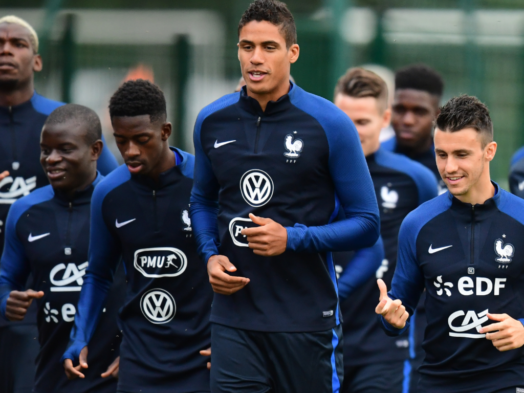 Varane en un entrenamiento de la selección francesa