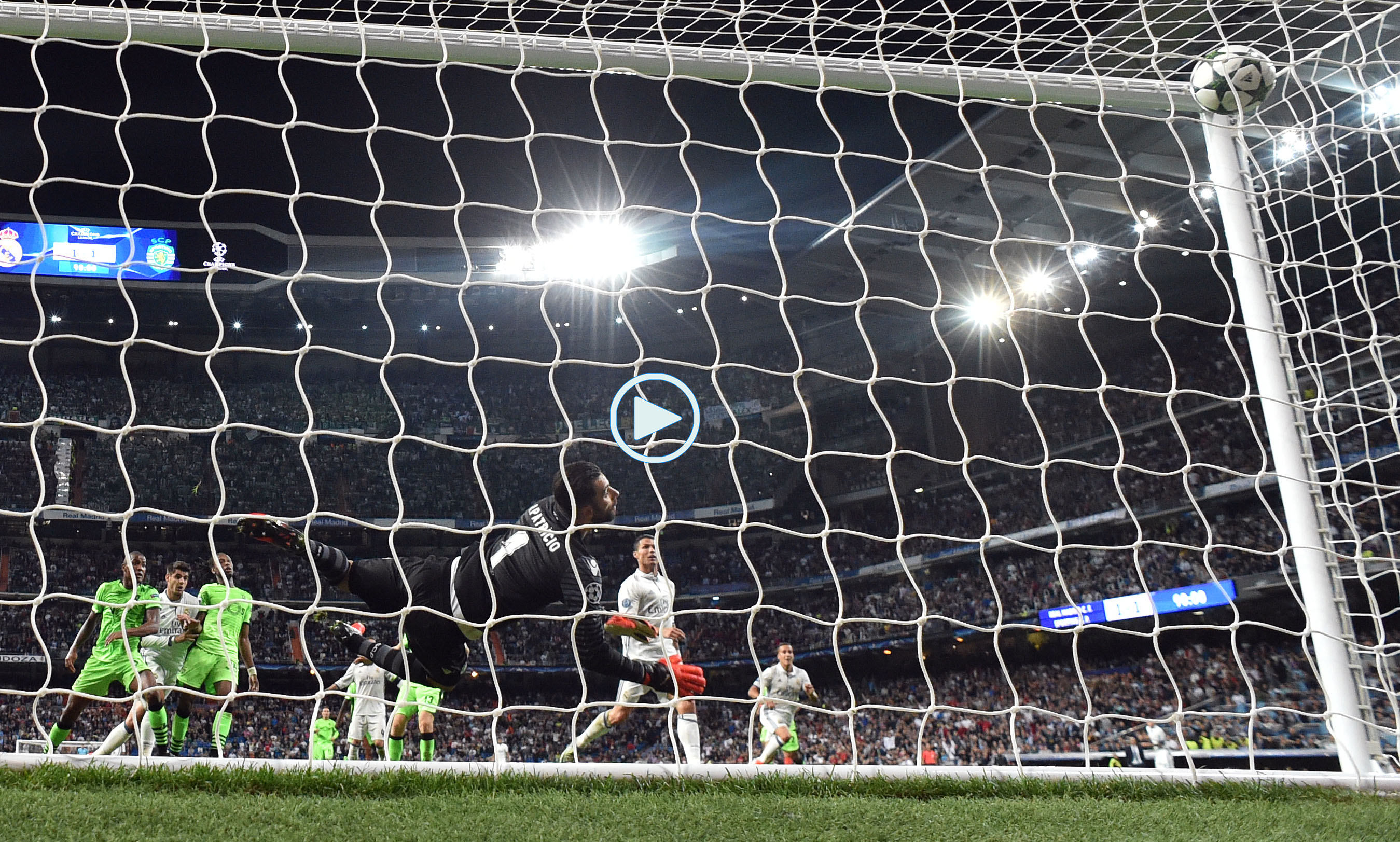 Panorámica del Bernabéu con el gol de Morata