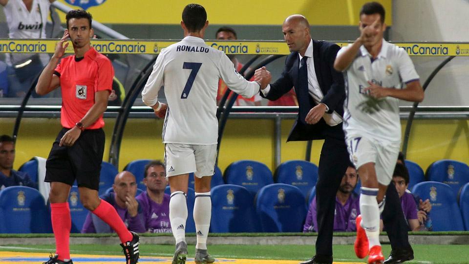 El saludo de Zidane a Cristiano en Las Palmas
