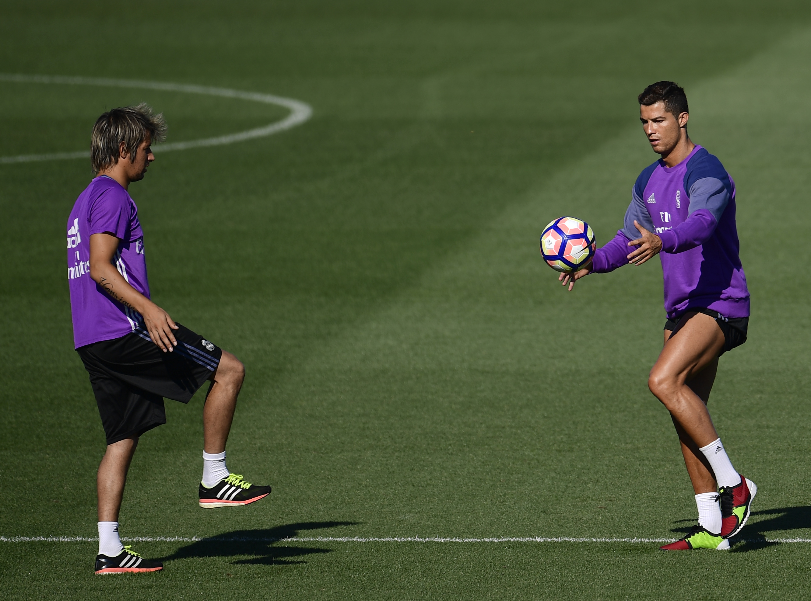 Coentrao en un entrenamiento junto a Cristiano Ronaldo