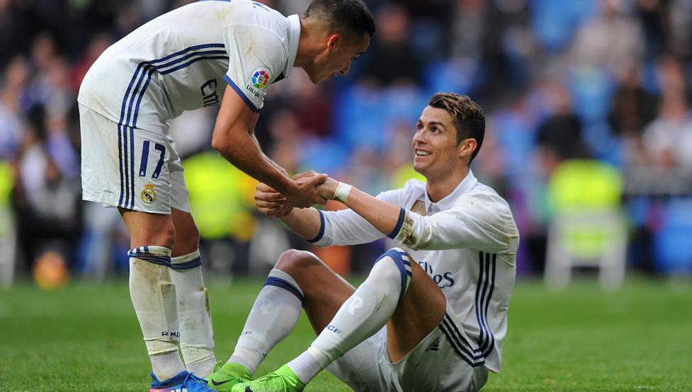 Lucas ayuda a Cristiano a levantarse ante el Espanyol