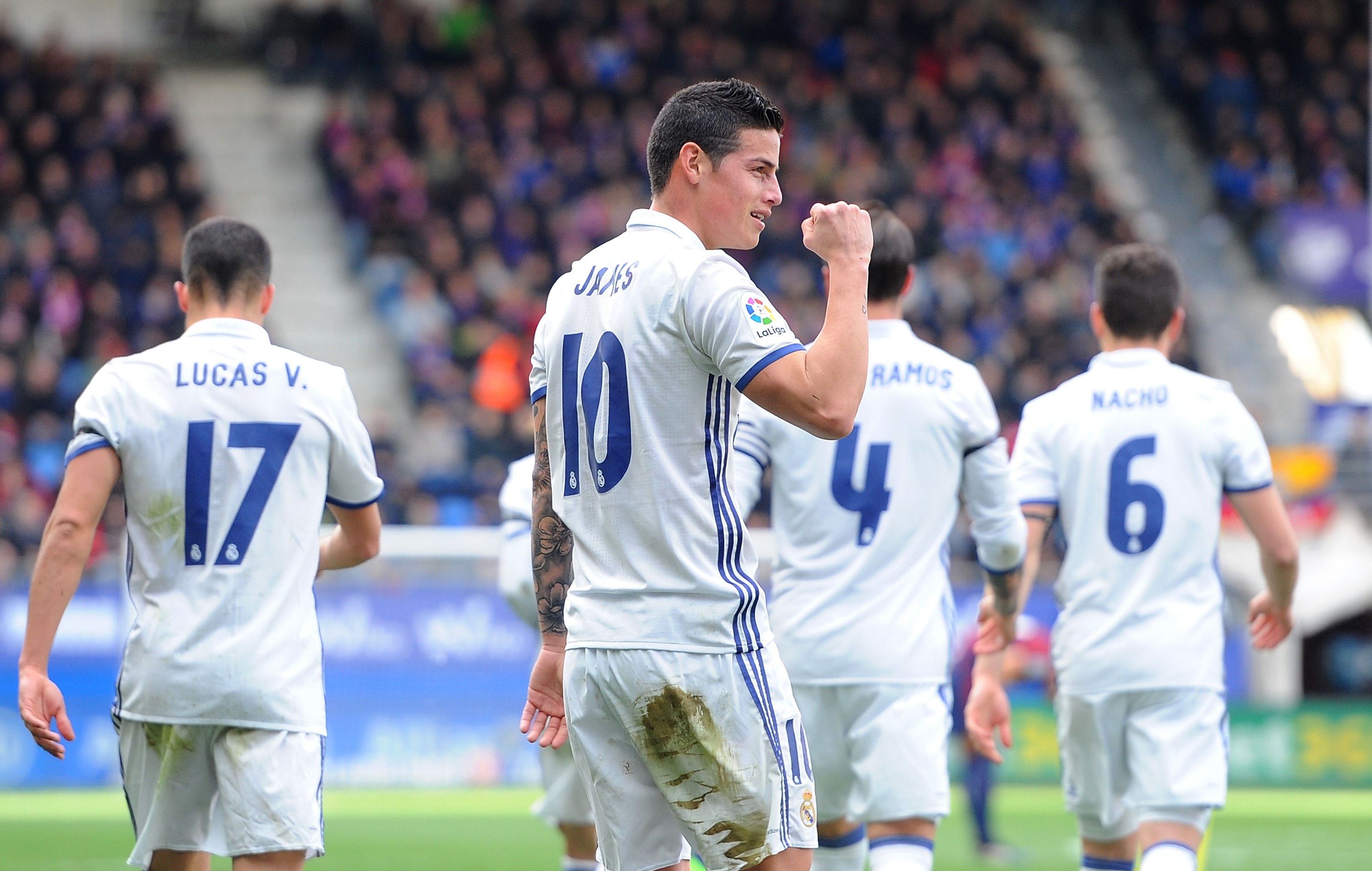 James Rodríguez celebra un gol con el Madrid