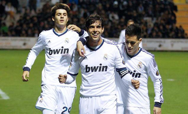 http://www.defensacentral.com/userfiles/Kaka_2012_celebra_gol_Alcoy_Callejon_Morata.jpg
