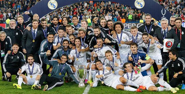 Real Madrid celebrando la Supercopa de Europa