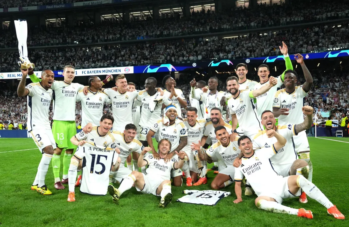 Los futbolistas del Madrid, celebrando el pase a la final de la Champions.