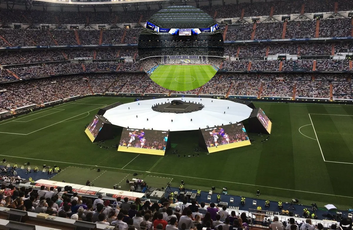 El Bernabéu va más allá con las pantallas para ver la final de Champions: precio y dónde comprarlas