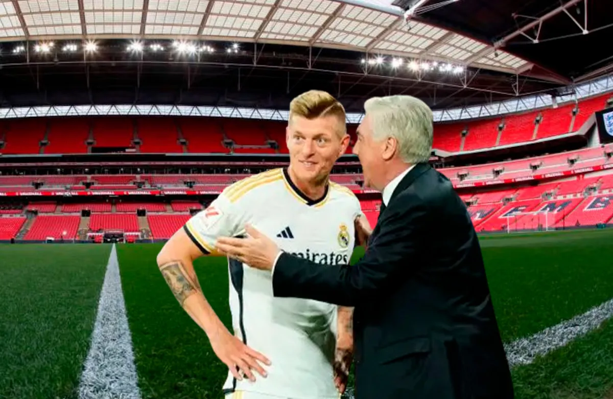 Kroos y Ancelotti charlan sobre el césped de Wembley