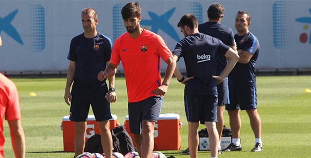 André Gomes en un entrenamiento con el Barcelona