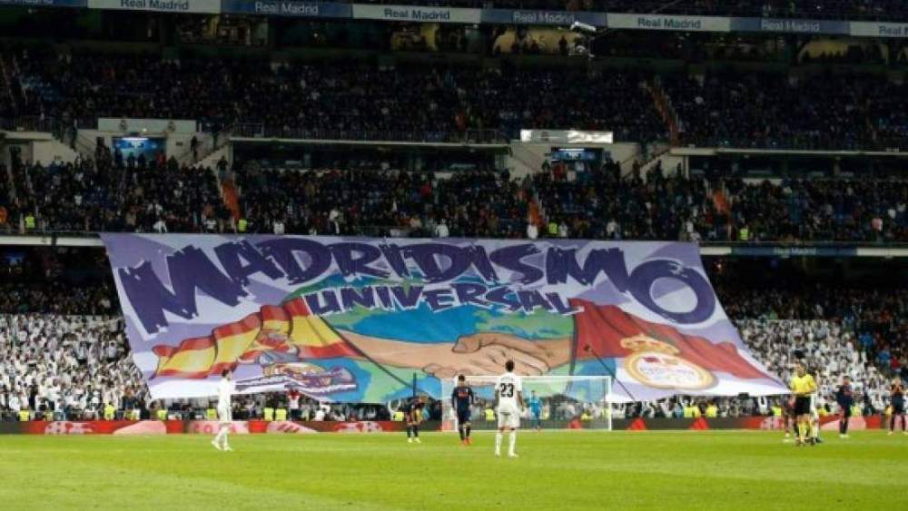 Pancarta en el Bernabéu de 'Madridismo Universal' Pancarta en el Bernabéu de 'Madridismo Universal'