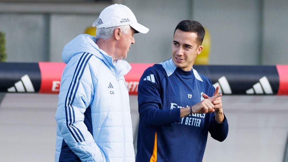 Carlo Ancelotti y Lucas Vázquez, en un entrenamiento reciente. Carlo Ancelotti y Lucas Vázquez, en un entrenamiento reciente.