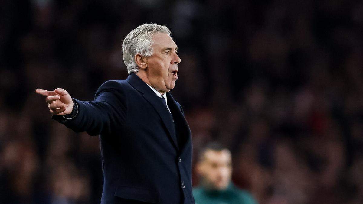 Ancelotti durante el partido del Emirates Ancelotti durante el partido del Emirates